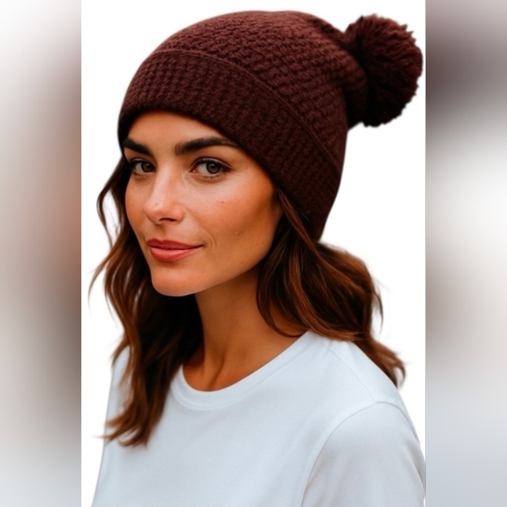 UGG Chuncky Women's Waffle Knit Pom Pom Slouchy Maroon Beanie, New - Picture 3 of 7